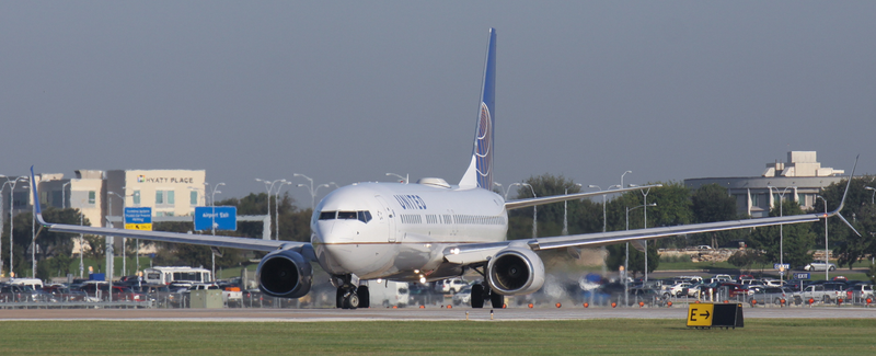 United 737-900